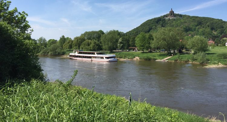 Weser Schifffahrt Mit Blick Auf Kwd