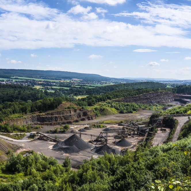Blick vom Jahrtausendblick auf den Steinbruch Steinbergen, Rinteln