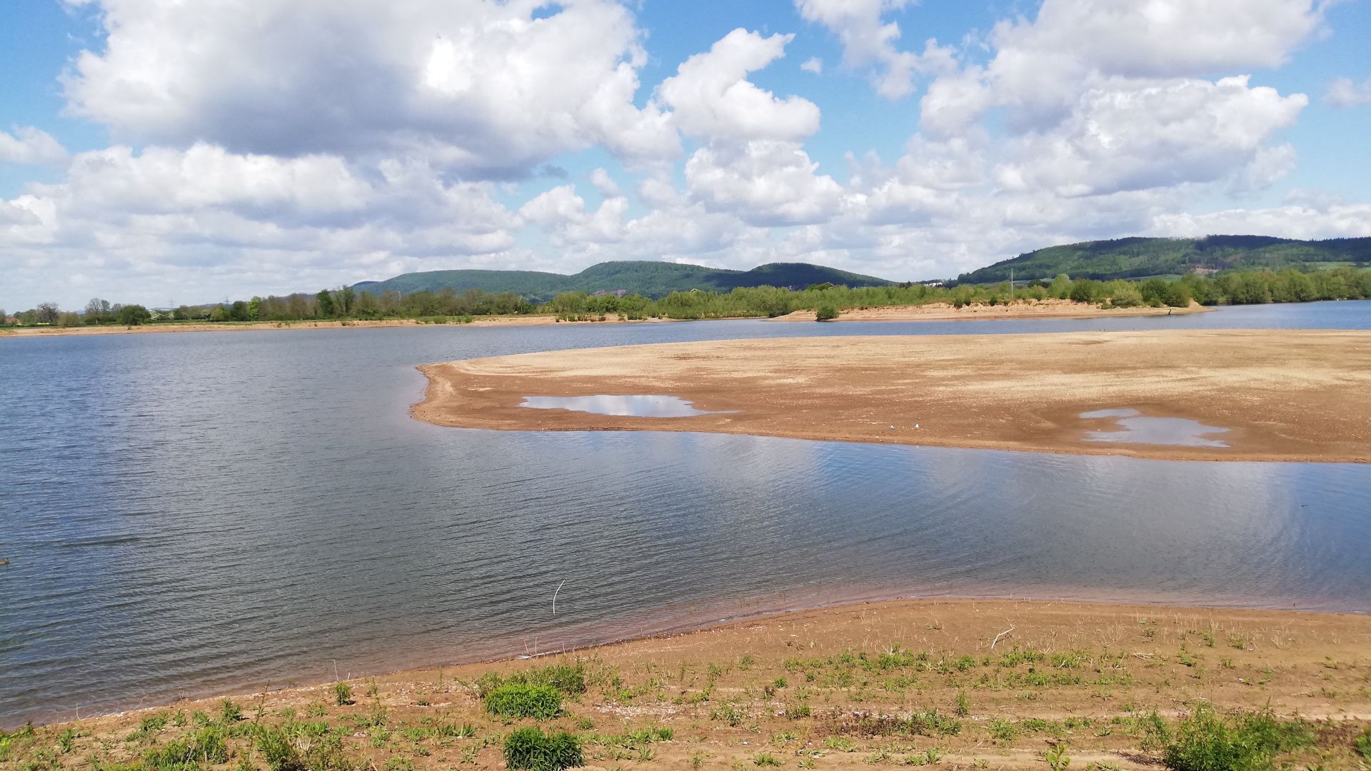 Blick das Wasser der Auenlandschaft, Rinteln