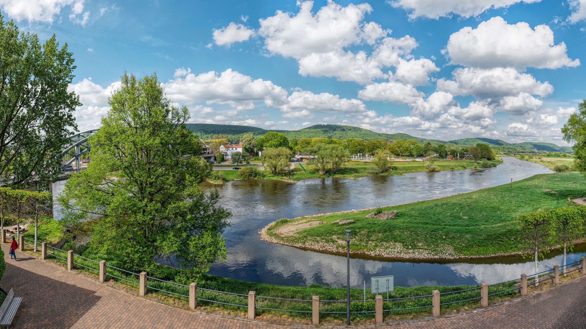 Weserblick von der Stadtmauer über den alten Hafen, Rinteln