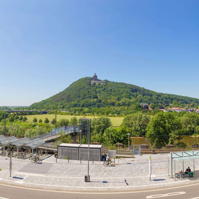 Bahnhof mit Blick auf den Wittekindsberg, Porta Westfalica