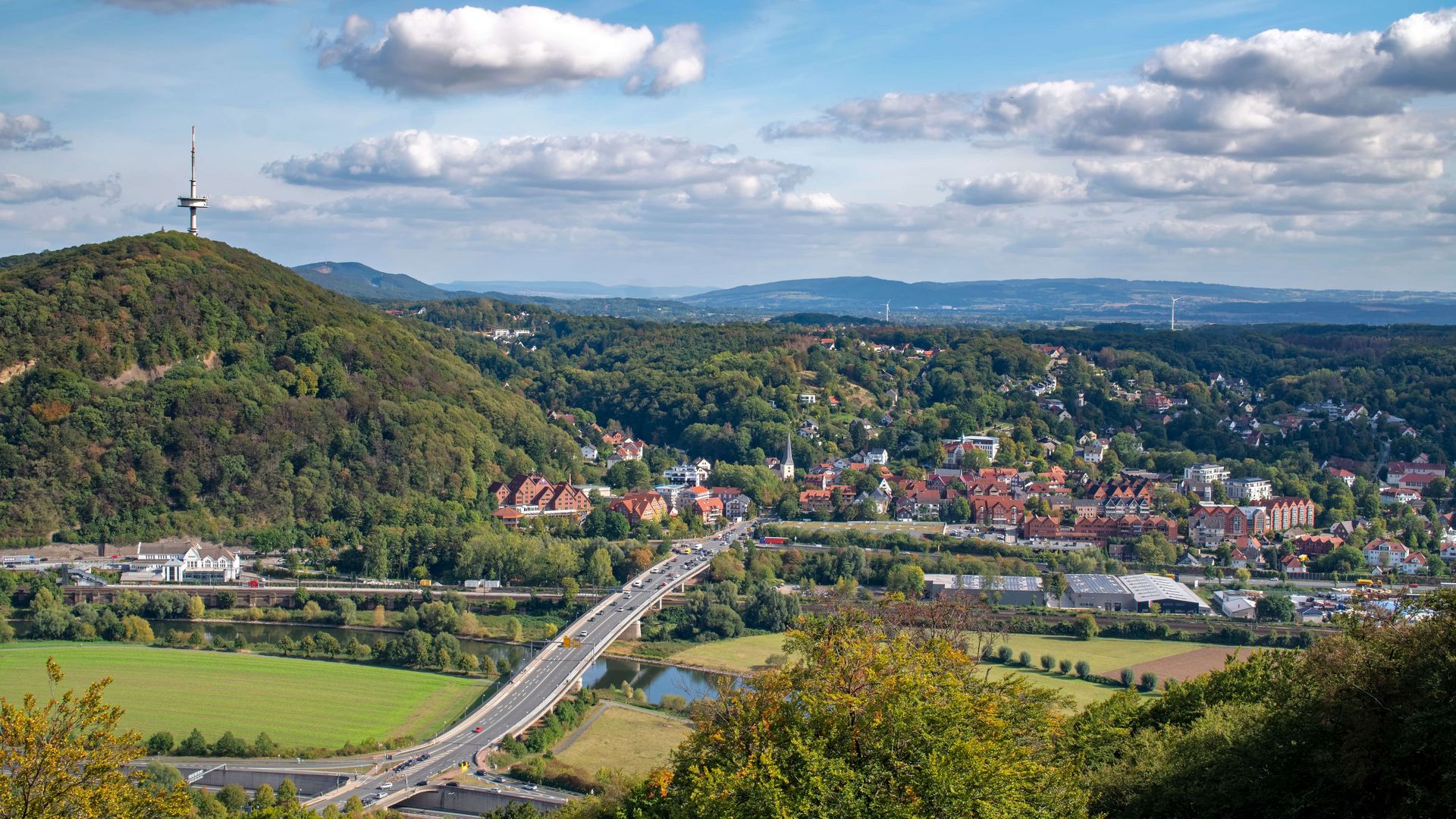 Luftaufnahme über Porta Westfalica mit Fernsehturm