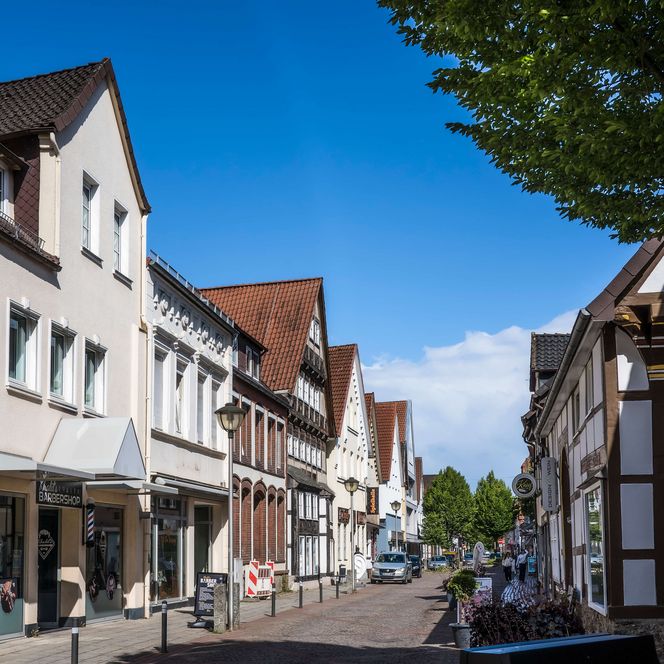 Lange Straße, Blick auf die Ladengeschäfte, Hessisch Oldendorf
