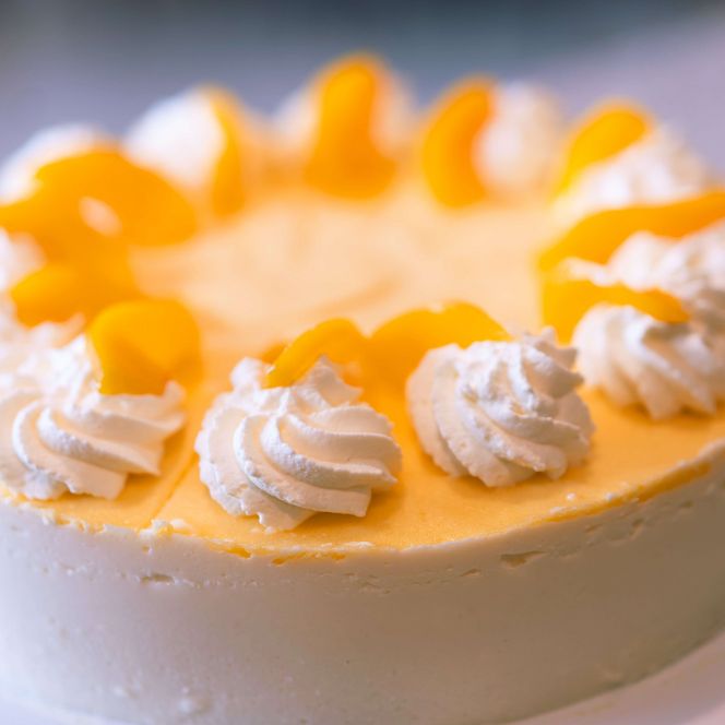 Schillat's Café - gelb weiße Sahnetorte, Hessisch Oldendorf
