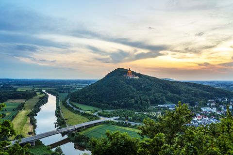 Blick von der Porta-Kanzel auf den Wittekindsberg und das Kaiser-Wilhelm-Denkmal, Porta Westfalica