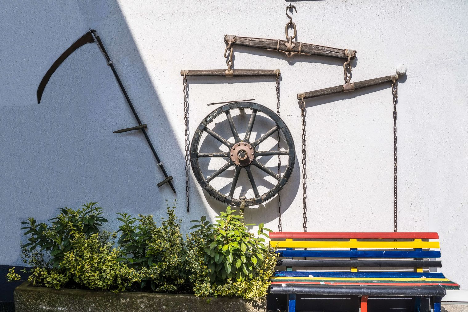 Bank und historische Werkzeuge, Hessisch Oldendorf
