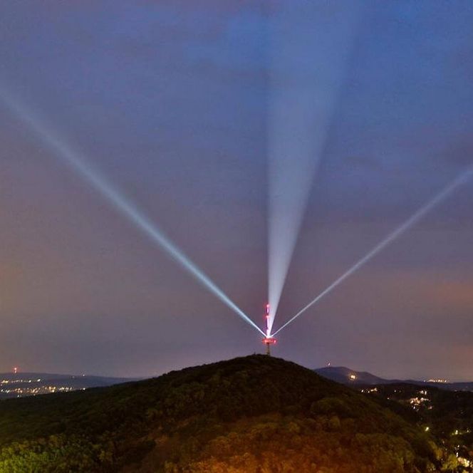 Fernsehturm nachts mit Beleuchtung, Porta Westfalica